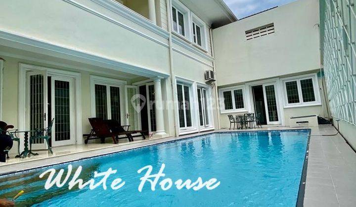 White House Super Mewah Jl. Kartika Utama Pondok Indah, Jakarta 1