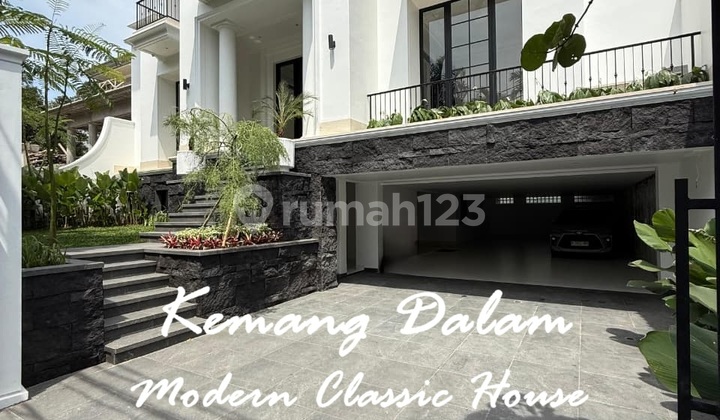Modern Classic House at Jl. Kemang Dalam, Kemang, Jakarta Selatan Modern Classic House at Jl. Kemang Dalam, Kemang, Jakarta Selatan