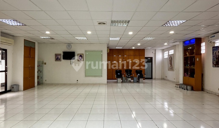 Jarang Ada..Gedung Pendidikan 4 LT di Menteng, Jakarta Pusat