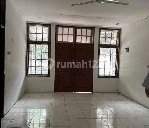 Rumah Asri 10 Kamar Tidur di Komplek Benhil, Tanah Abang, Jakarta 2