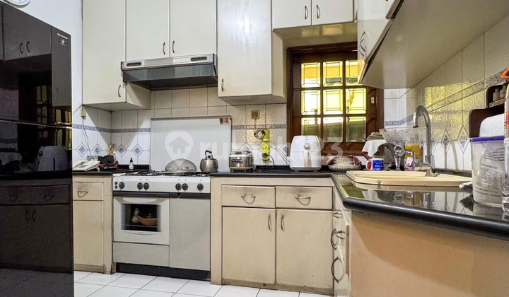 Cocok untuk Klinik atau Kantor..Rumah Komersial area Senopati, Kebayoran Baru 2