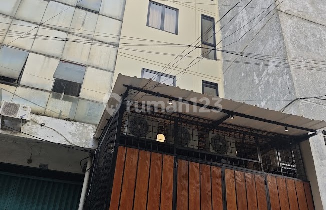 Kost Baru 20 Kamar Omset 46 Jt/Bln atau 505 Jt/Tahun di Tambora, Jakbar