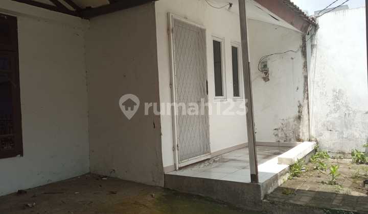 House on Green Boulevard Bekasi 2