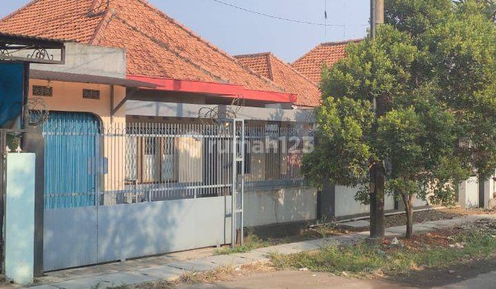 Rumah di Jalan H. Embang Jaya Tangerang Kota 1