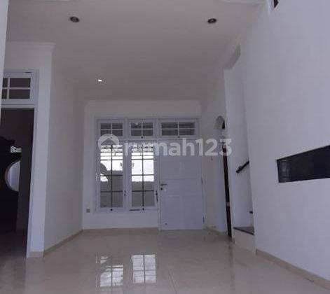 Siap huni semi furnish di  Gardenia Estate 3