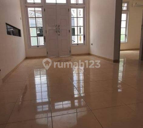 Siap huni semi furnish di  Gardenia Estate 5
