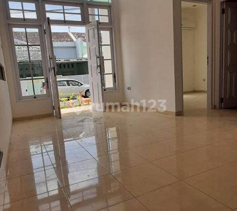 Siap huni semi furnish di  Gardenia Estate 15