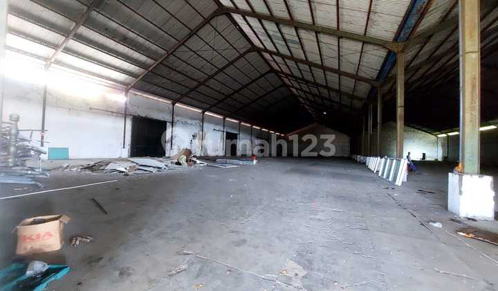 Gudang Luas Akses Kontainer dan Tronton Dekat Exit Tol Gudang Luas Akses Kontainer dan Tronton Dekat Exit Tol