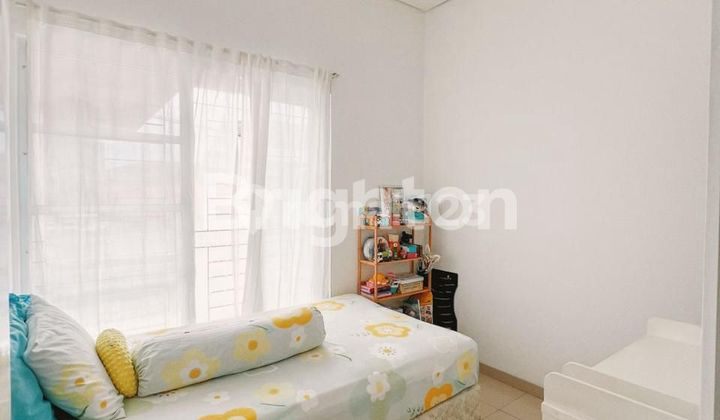 rumah cantik minimalis di graha raya  2