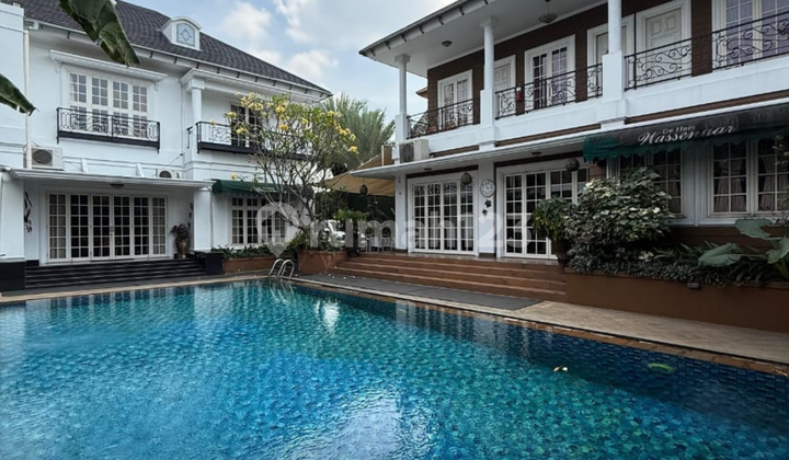 Luxurious House American Classic Semi Furnished Cirendeu Tanggerang Selatan