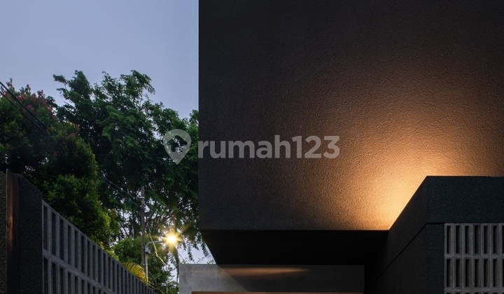 Rumah Tanjung Duren Modern Industrial Dalam Komplek Jalan 2 Mobil Lebar 2