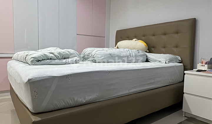 KONDOMINIUM TAMAN ANGGREK 3BR + 1 SEMI FURNISHED 2