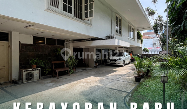 MODERN CLASSIC HOUSE KEBAYORAN BARU SIAP HUNI DEKAT SENOPATI DAN SCBD
