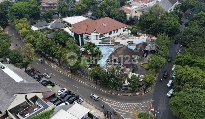 Rumah Classic Kebayoran Baru Jakarta Selatan Komersil Area, Hitung Tanah, Sangat Strategis, Posisi Hook 2