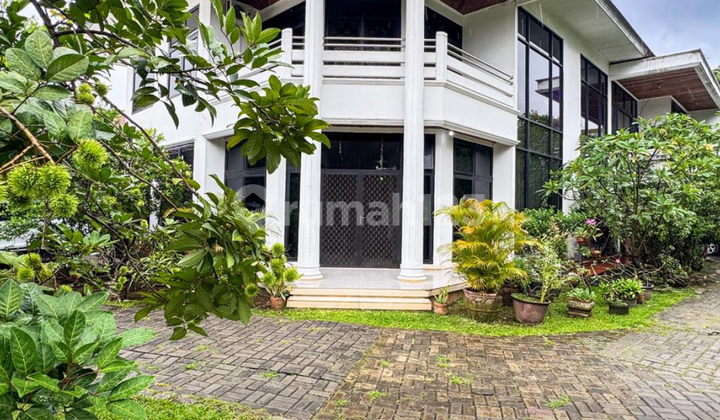 Dijual Rumah di Menteng Jakarta Pusat Tanah Luas dan Bangunan Besar, Lokasi Strategis Cocok untuk Tinggal dan Usaha