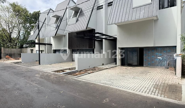 Rumah Lama Kebayoran Baru Hitung Tanah Cocok untuk Usaha Maupun Hunian