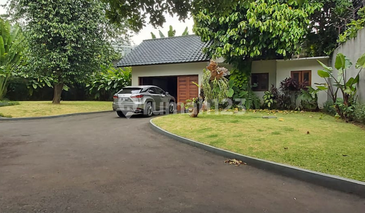 Rumah Mewah Cipete Nuansa Resort, Garden Luas, Private Swimming Pool