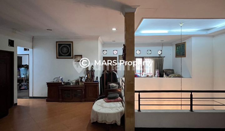 Rumah Kebayoran Baru 2 Lantai Strategis Asri Nyaman Dekat Senayan dan Pakubuwono 2