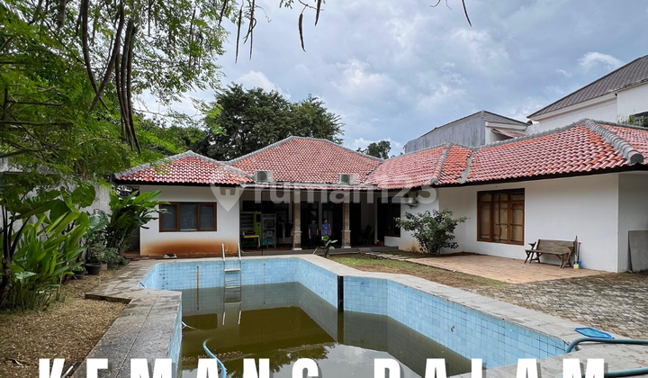 RUMAH LAMA HITUNG TANAH PRIME AREA KEMANG DALAM, LINGKUNGAN NYAMAN DAN TENANG
