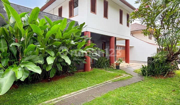 RUMAH BINTARO DESIGN TROPICAL DALAM TOWNHOUSE LOKASI TENANG RUMAH BINTARO DESIGN TROPICAL DALAM TOWNHOUSE LOKASI TENANG