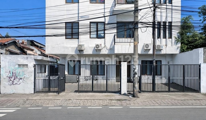 For Sale Kramat Central Jakarta 36-Room Boarding House Corner Position 2