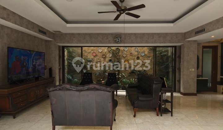 Rumah Bergaya Resort Kemang Jakarta Selatan Exclusive Cluster Open Space Sirkulasi Udara yang Nyaman 2