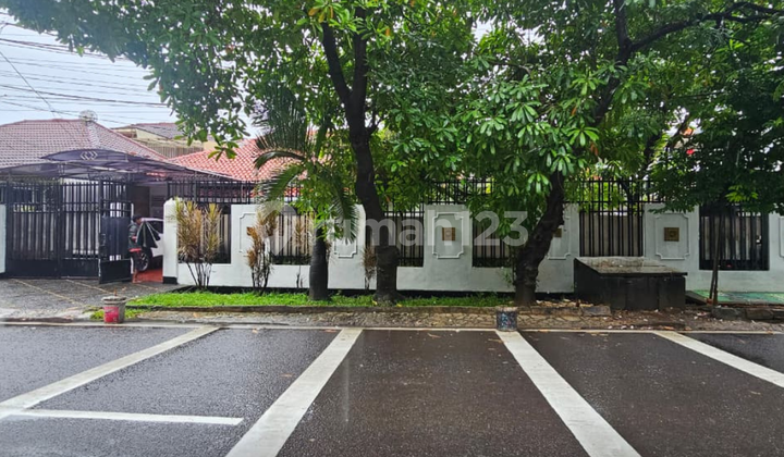 Beautiful Well-Maintained House for Sale, Ready to Live In, Land Price Only, Strategic Location Beautiful Well-Maintained House for Sale, Ready to Live In, Land Price Only, Strategic Location