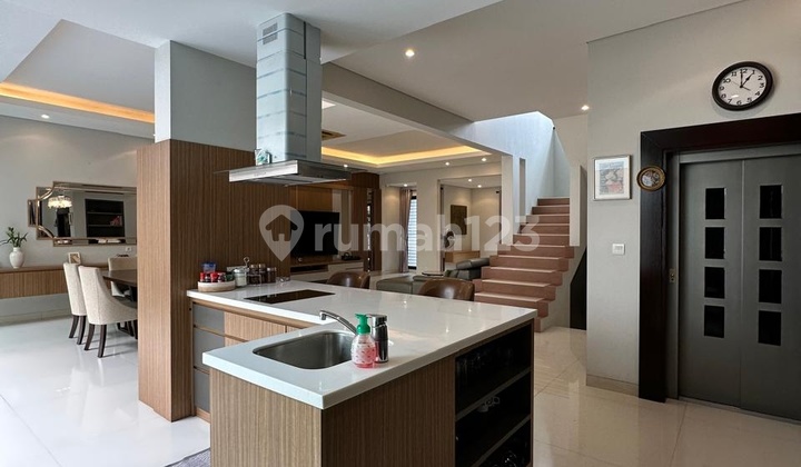 Newly Renovated Tropical House Mega Kuningan Exclusive Area Dalam Komplek One Gate 2