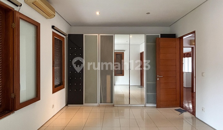 RUMAH BINTARO DESIGN TROPICAL DALAM TOWNHOUSE LOKASI TENANG RUMAH BINTARO DESIGN TROPICAL DALAM TOWNHOUSE LOKASI TENANG
