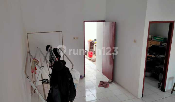 Ready-to-Live, Beautiful and Comfortable House in Banyumanik Area, Semarang - 7385 2