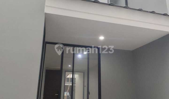 Ready-to-Occupy and Comfortable House in Citragrand Semarang - 11211 2