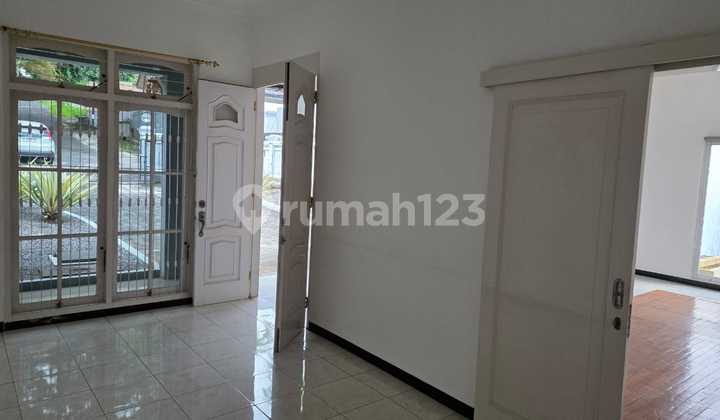 Rumah Siap Huni, Ada Kolam Renang Daerah Gajah Mungkur Semarang - 11090 2