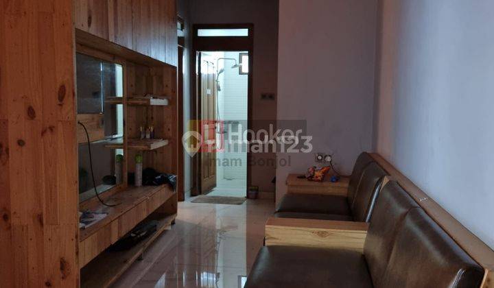 Rumah  cantik siap pakai di jl Banteng semarang timur 8712 1