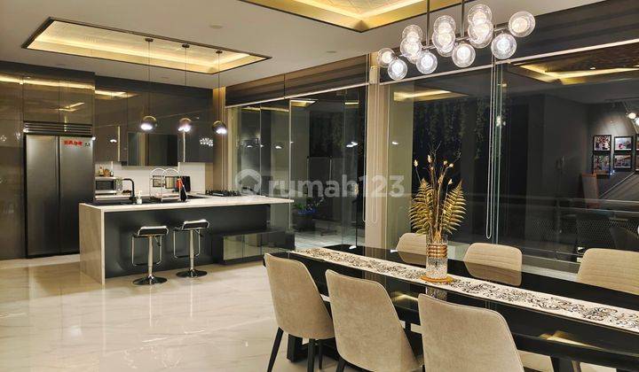 Rumah Cantik 3 Lantai Furnished Ada Lift di Perumahan Elite Graha Candi Golf Jangli Semarang 6969 1