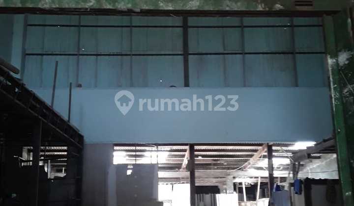 Gudang  Jl.Singa Semarang Timur – 10618 2