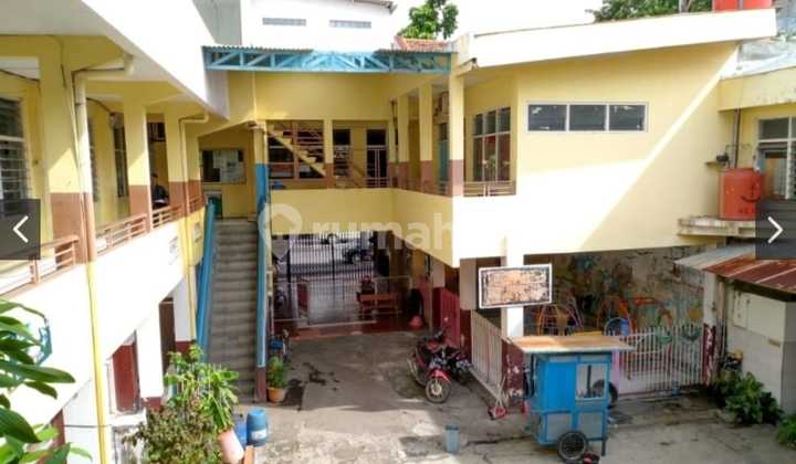 Building at Jl.K.H. Wahid Hasyim, Central Semarang – 10594 2