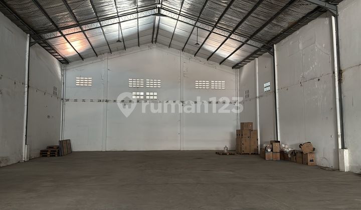 Ready-to-Use Warehouse 600 sqm on Jalan Medoho, East Semarang 11436 1