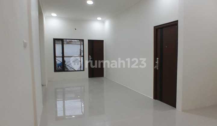 Rumah Siap Huni dan Nyaman Daerah Bulur, Semarang Utara - 11059 2