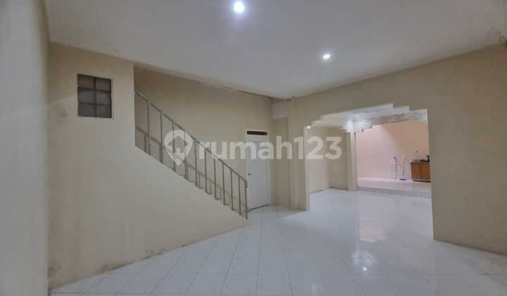 Ready-to-Occupy and Comfortable House in Central Semarang Area - 9248 1