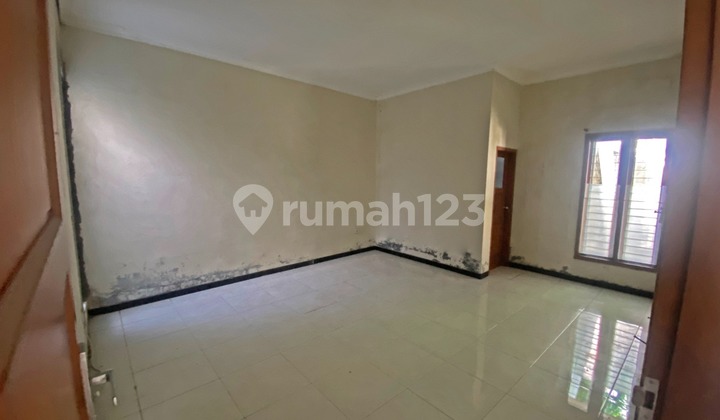 Ready to Live and Comfortable House in Lamper Area - 11222 2