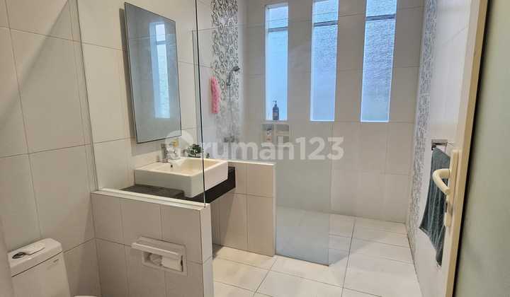 Beautiful House, Semi-Furnished, Ready to Occupy in South Semarang Area - 11327 2