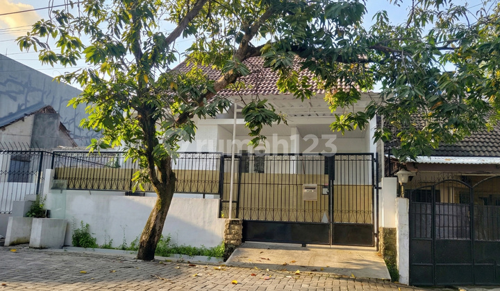 Ready-to-Occupy and Comfortable House in Beautiful Semarang Area - 11233 1