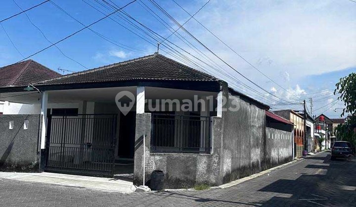 Rumah Siap Huni dan Nyaman Daerah Tanah Mas Semarang - 11153 2