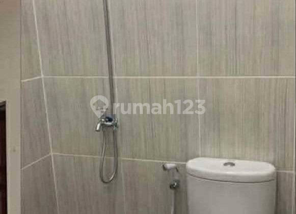 Rumah Siap Huni dan Nyaman Daerah Semarang Selatan - 11353 2