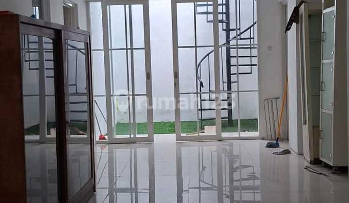 Ready-to-Occupy and Comfortable House in Beautiful Semarang Area - 11233 2