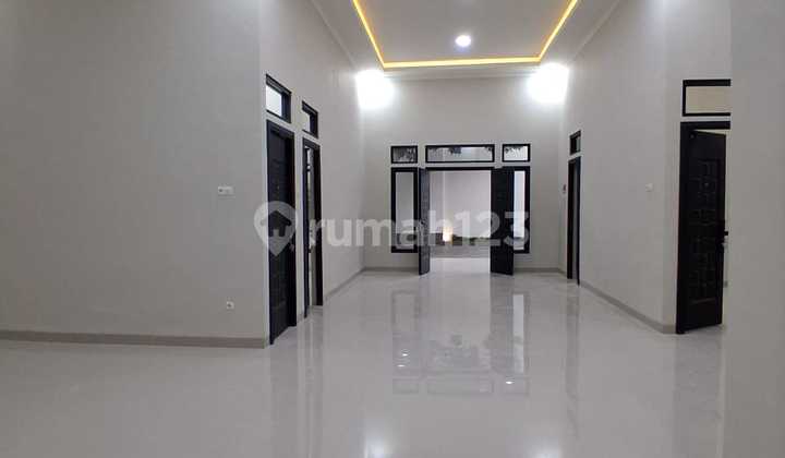 Rumah Siap Huni dan Nyaman Daerah Semarang Timur - 11277 2