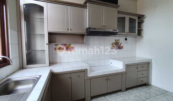 Strategic Shop House, Ready to Use and Suitable for Business in Candisari Area-11107 2