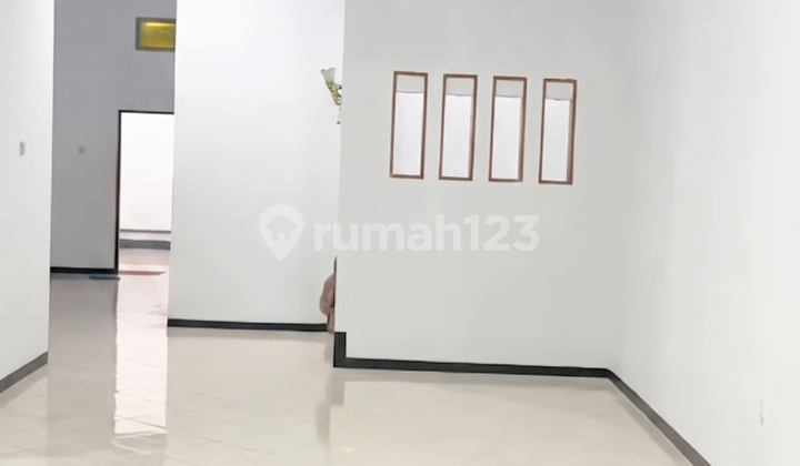 Ready-to-Occupy and Comfortable House in Lamper, Semarang - 11392 2