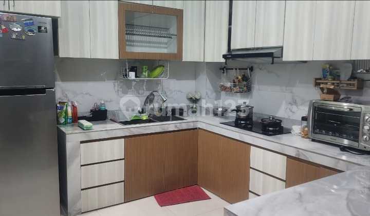 Rumah Rapih Dua Lantai Siap Huni 2