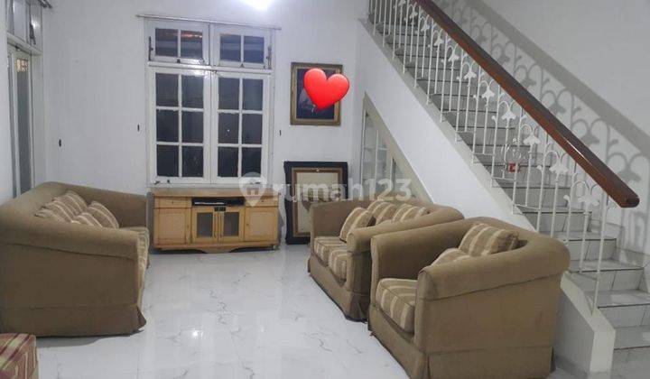 Rumah Dekat Area Mall Siap Huni  Semi Furnished SHM - Sertifikat Hak Milik 2